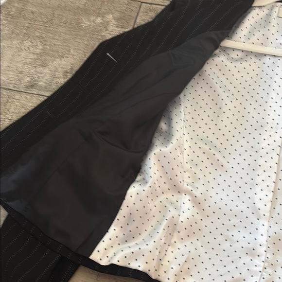Tahari Women's Black Pinstripe Tahari Blazer - Picture 6 of 8